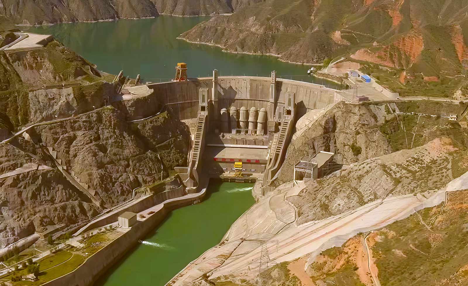 Крупнейшая в мире ГЭС с двухрядными турбинами введена в эксплуатацию в Западном Китае
